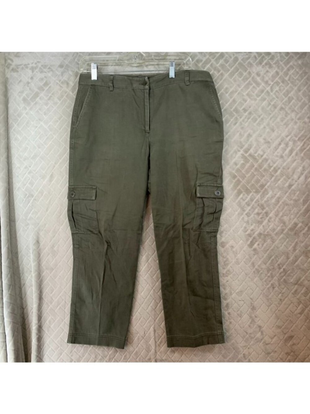 Dana Buchman Cargo Pants Womens 10 Olive Green Cropped Straight Leg Stretch